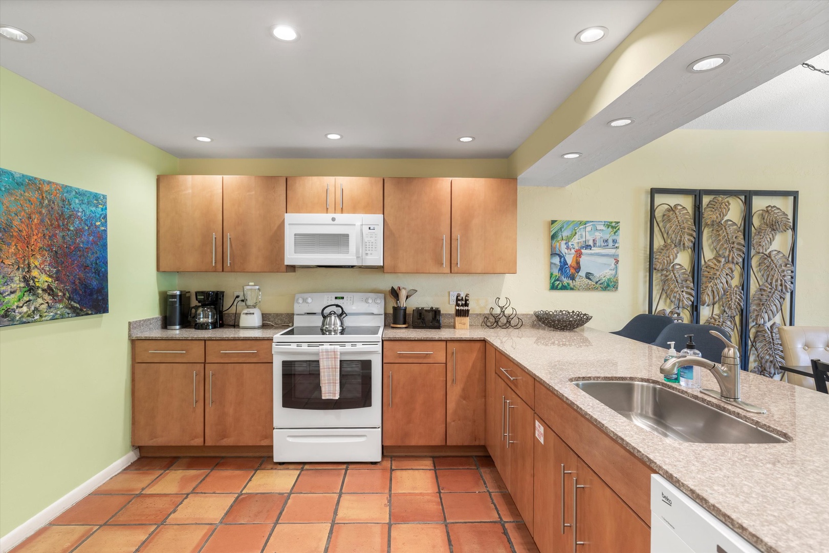 Full Kitchen