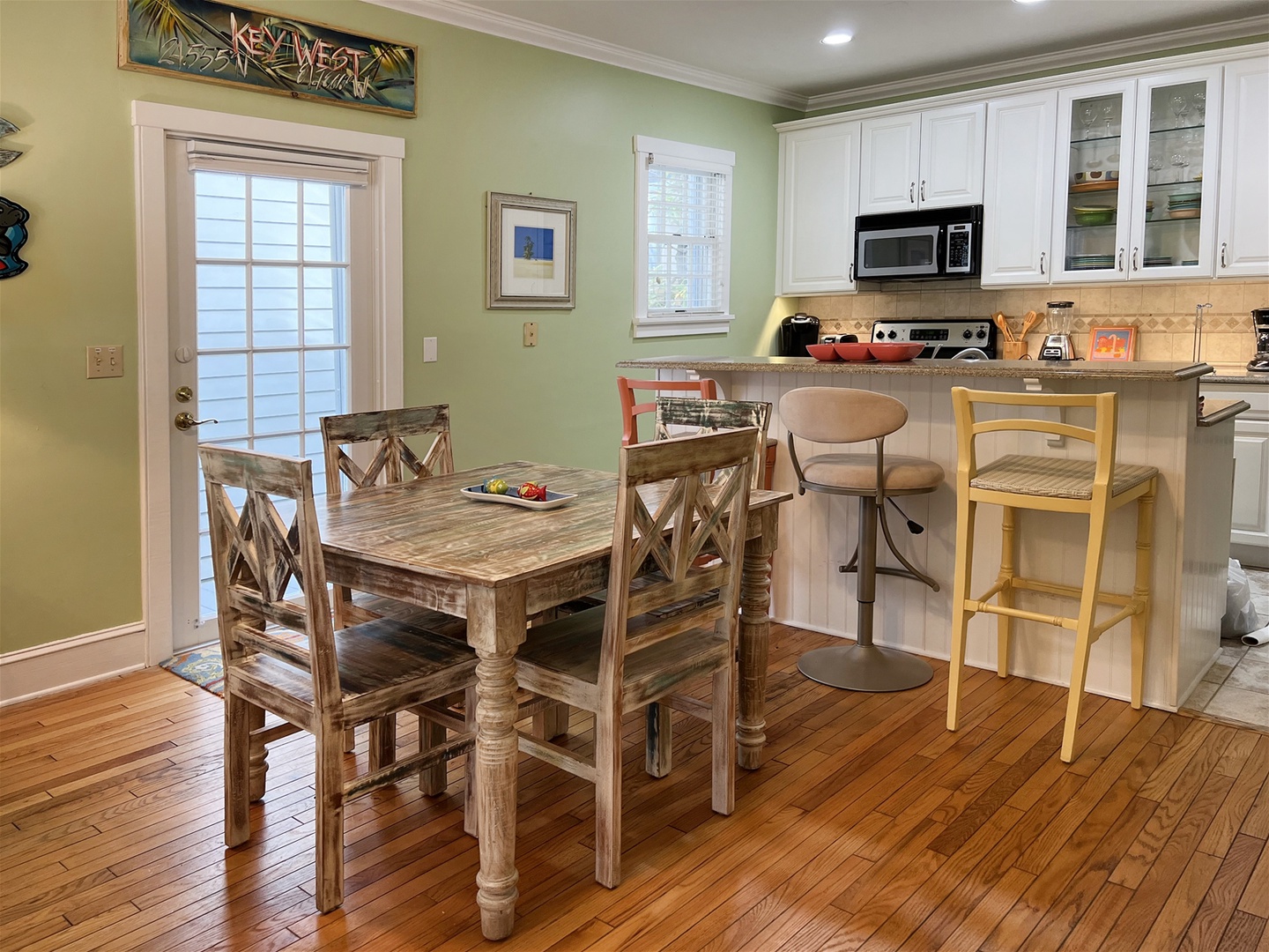 Dining area and breakfast bar