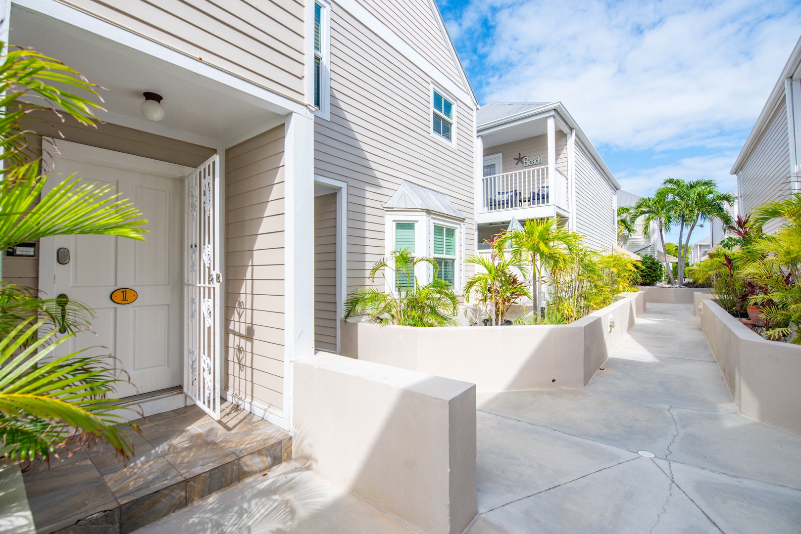 R1 Front of condo_3