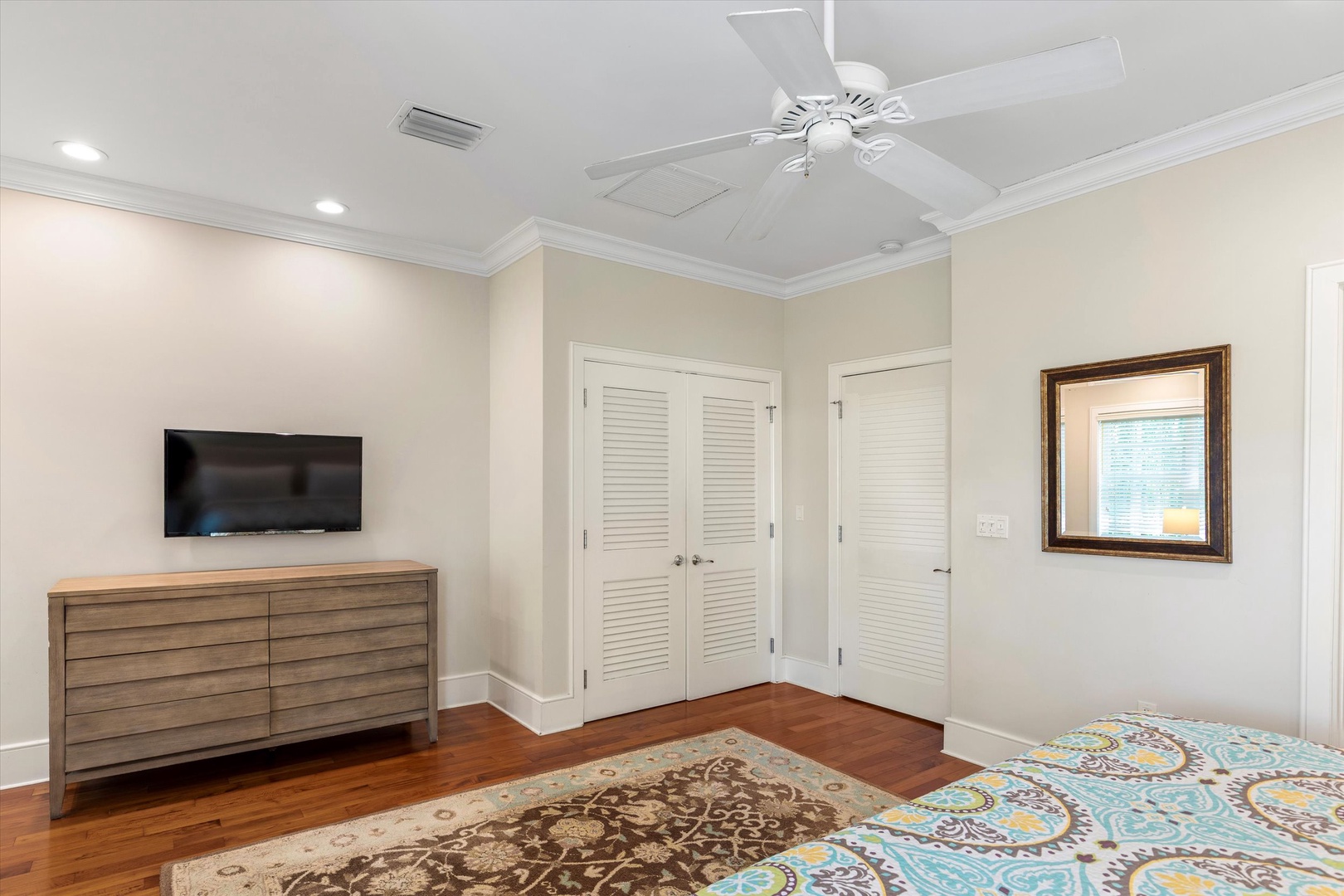 Main bedroom - King - Upstairs