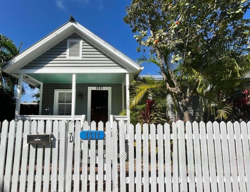 Key Lime Cottage view from street