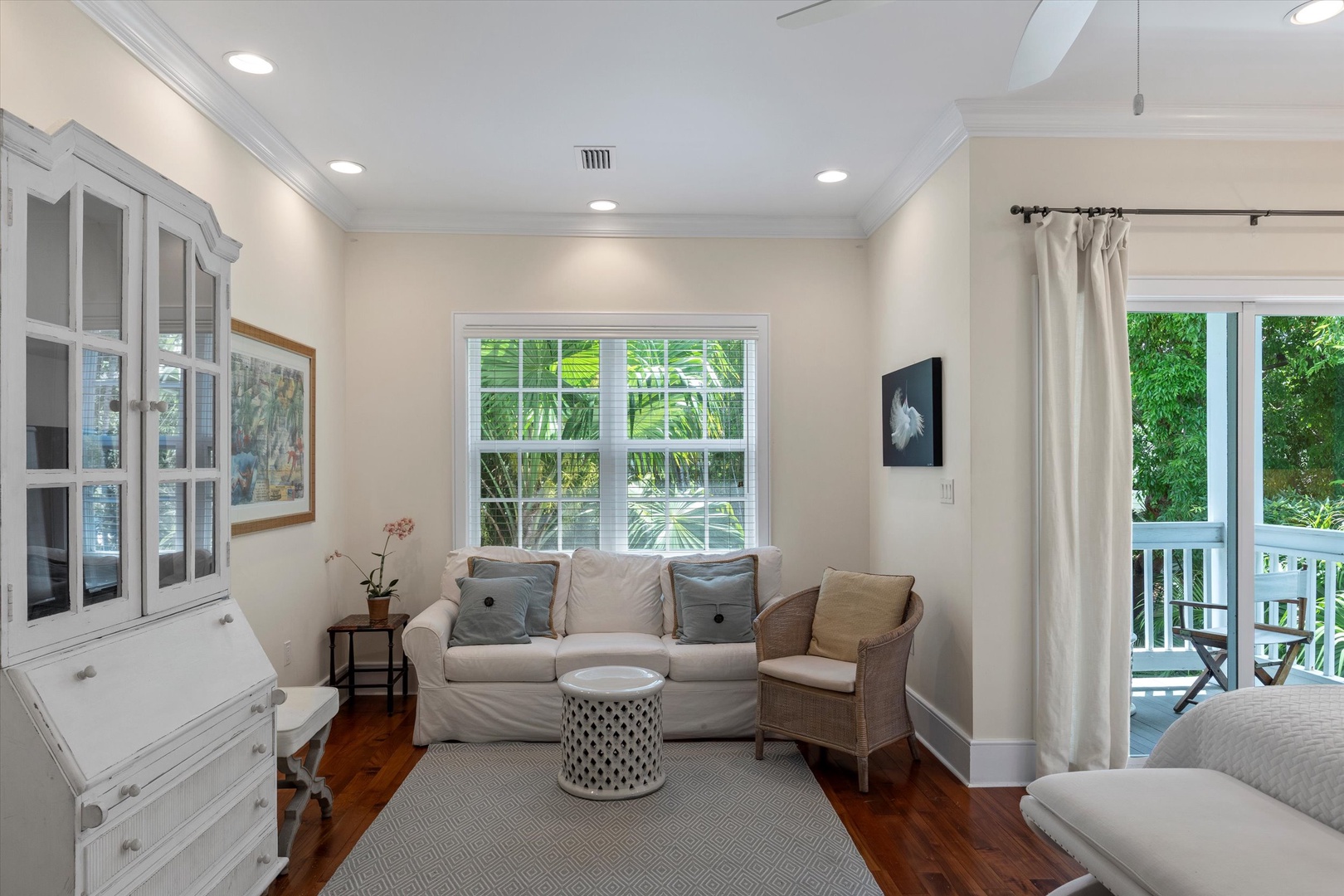 Upstairs main bedroom sitting area