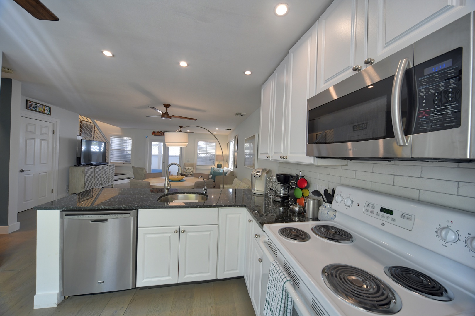 Kitchen Villa Serena @ Duval Square