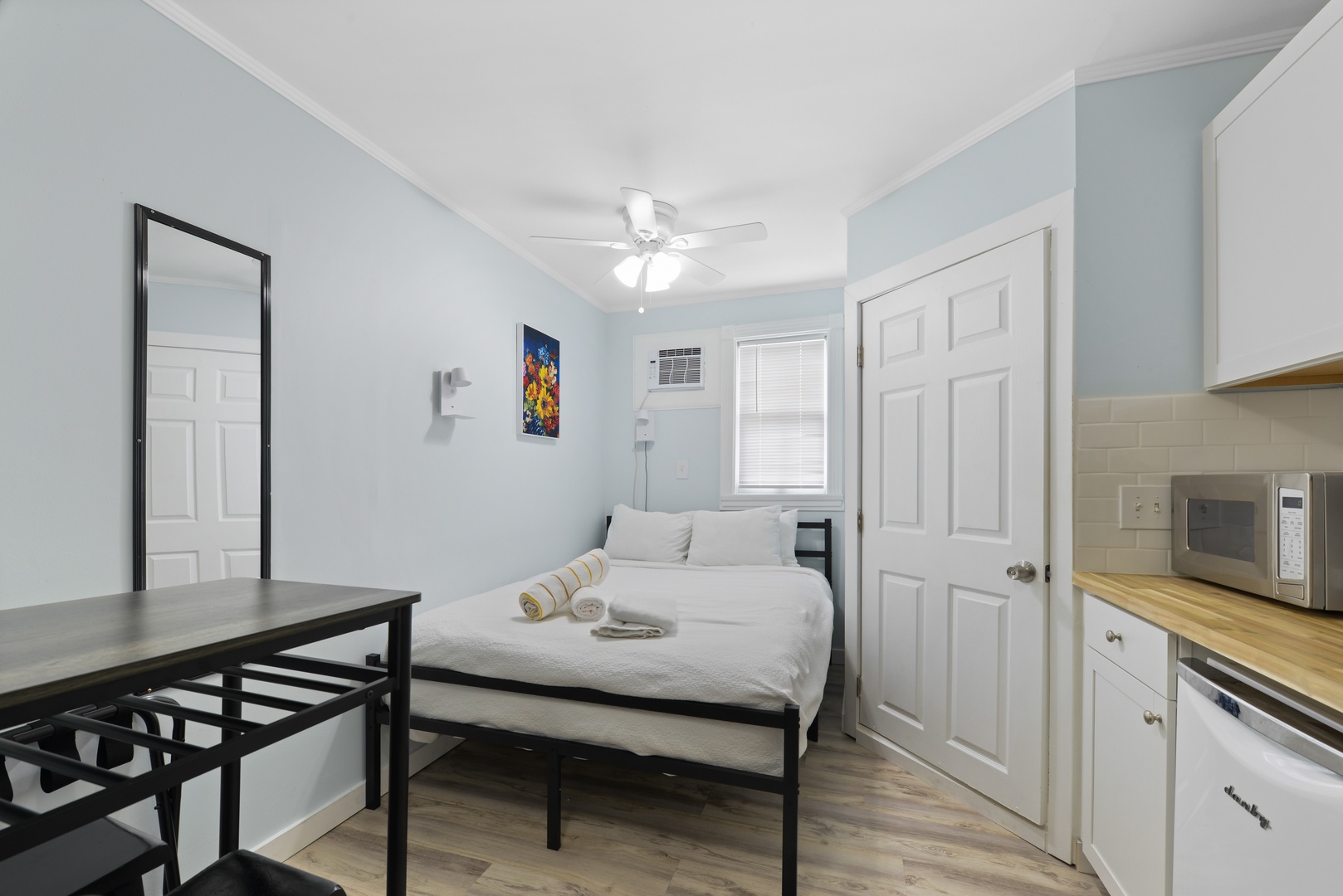 Matisse Studio @ the Galleria Queen Bed