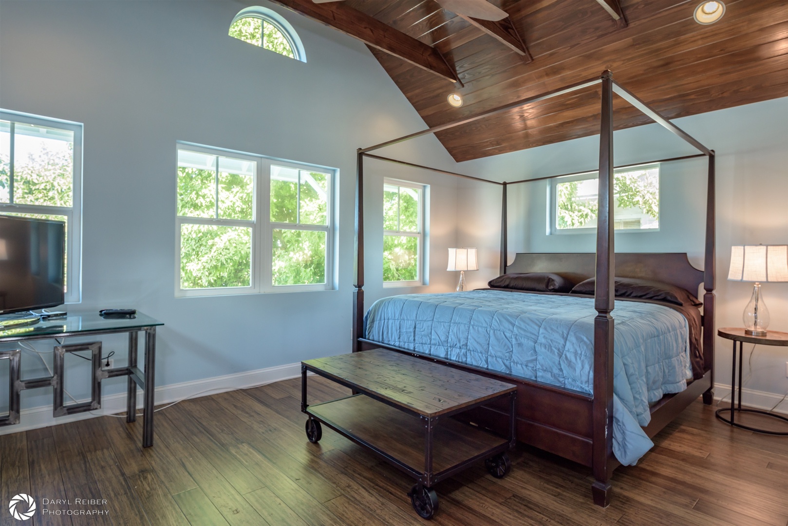 Main Bedroom with sitting area