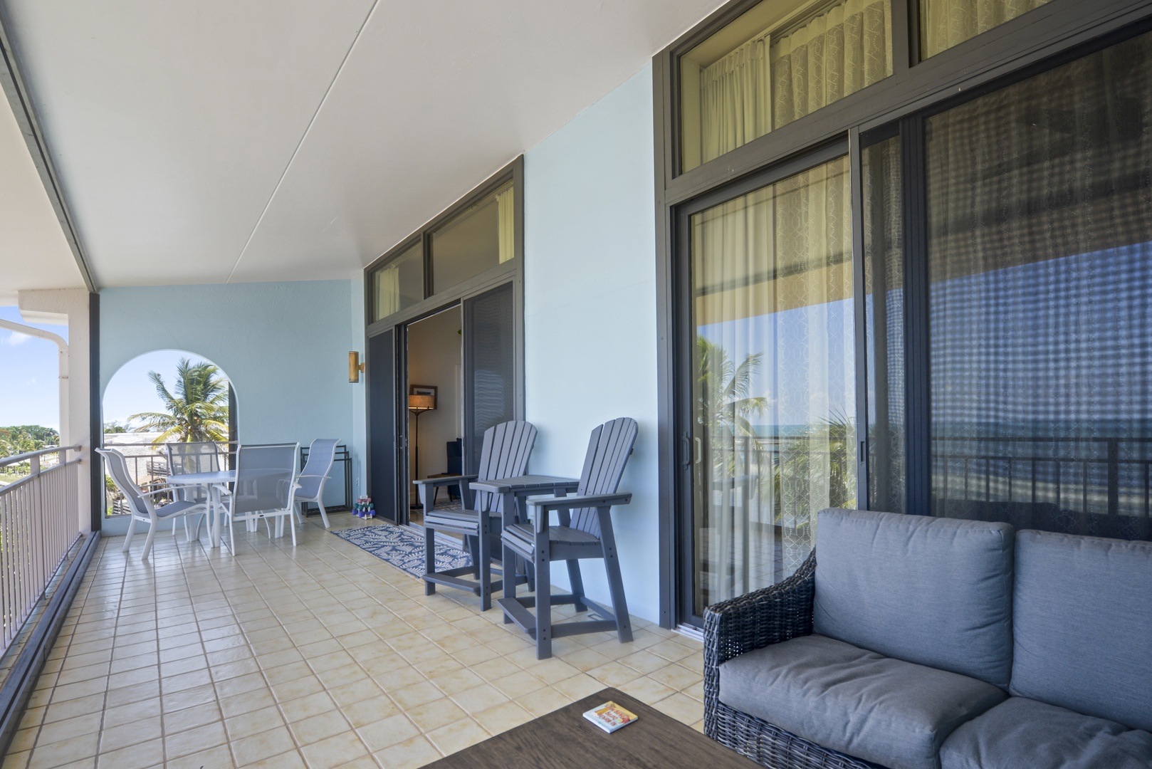 Key West Beach Club Paradise Penthouse #401 Private Balcony