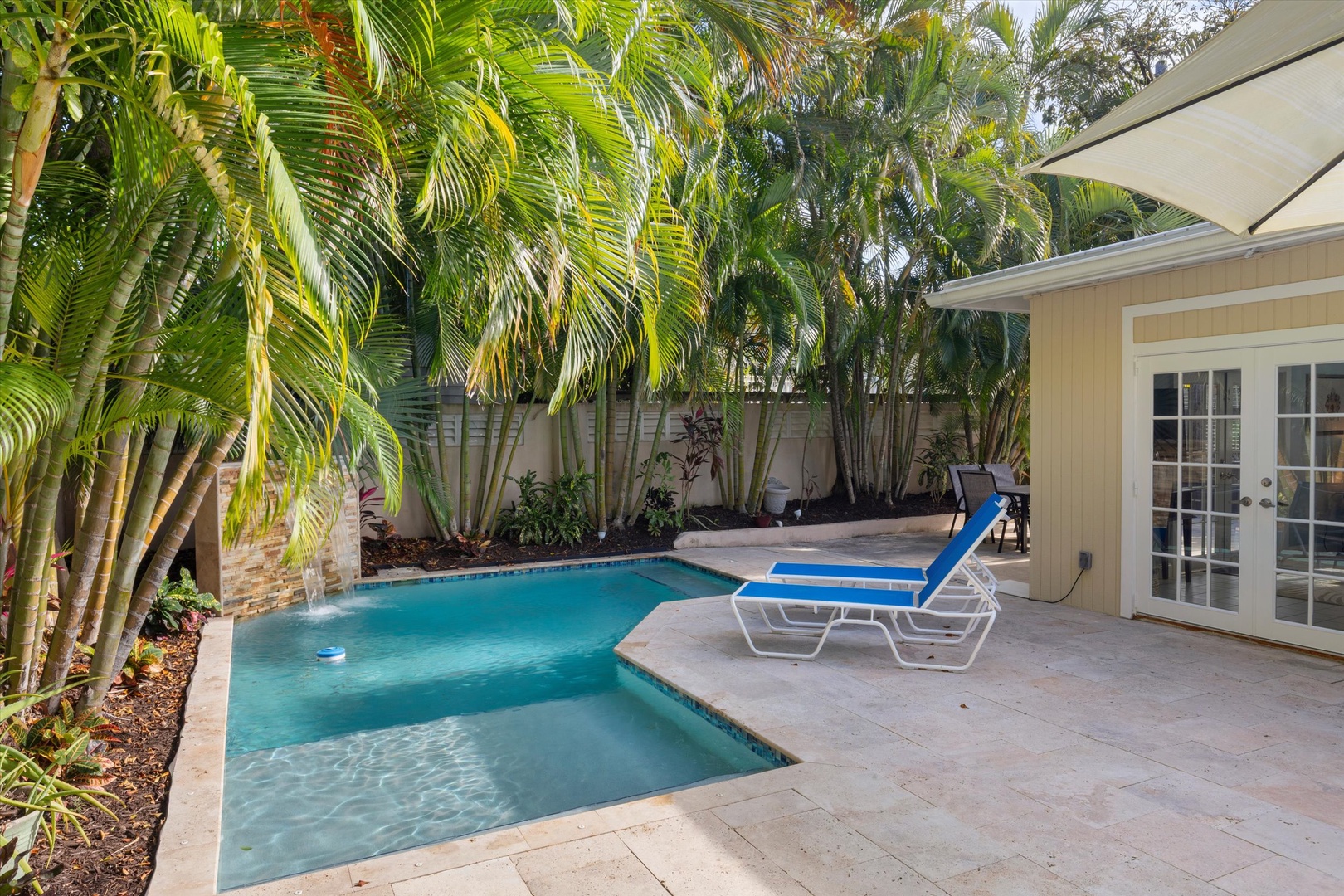 Pool/fountain and lounge chairs