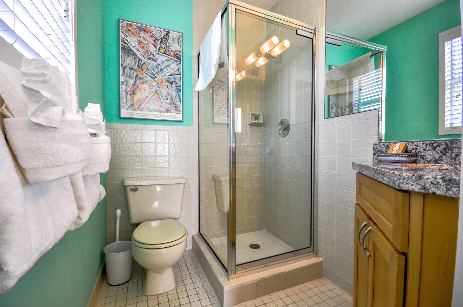 Duval Square Delight Full Bedroom Ensuite Bathroom