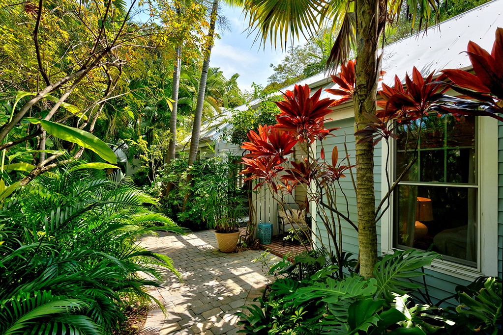 Ann Street Tranquility Key West Walkway