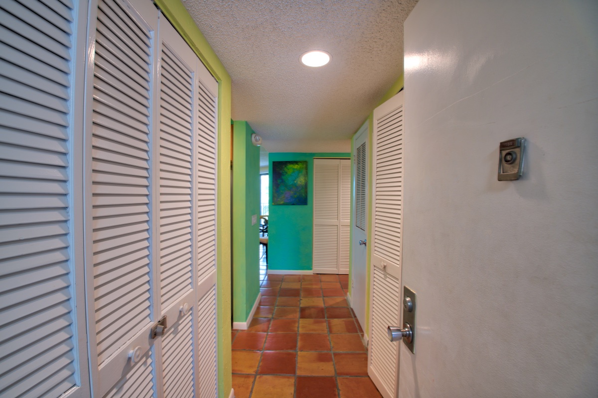 Front Entry Vista Fresco at 1800 Atlantic