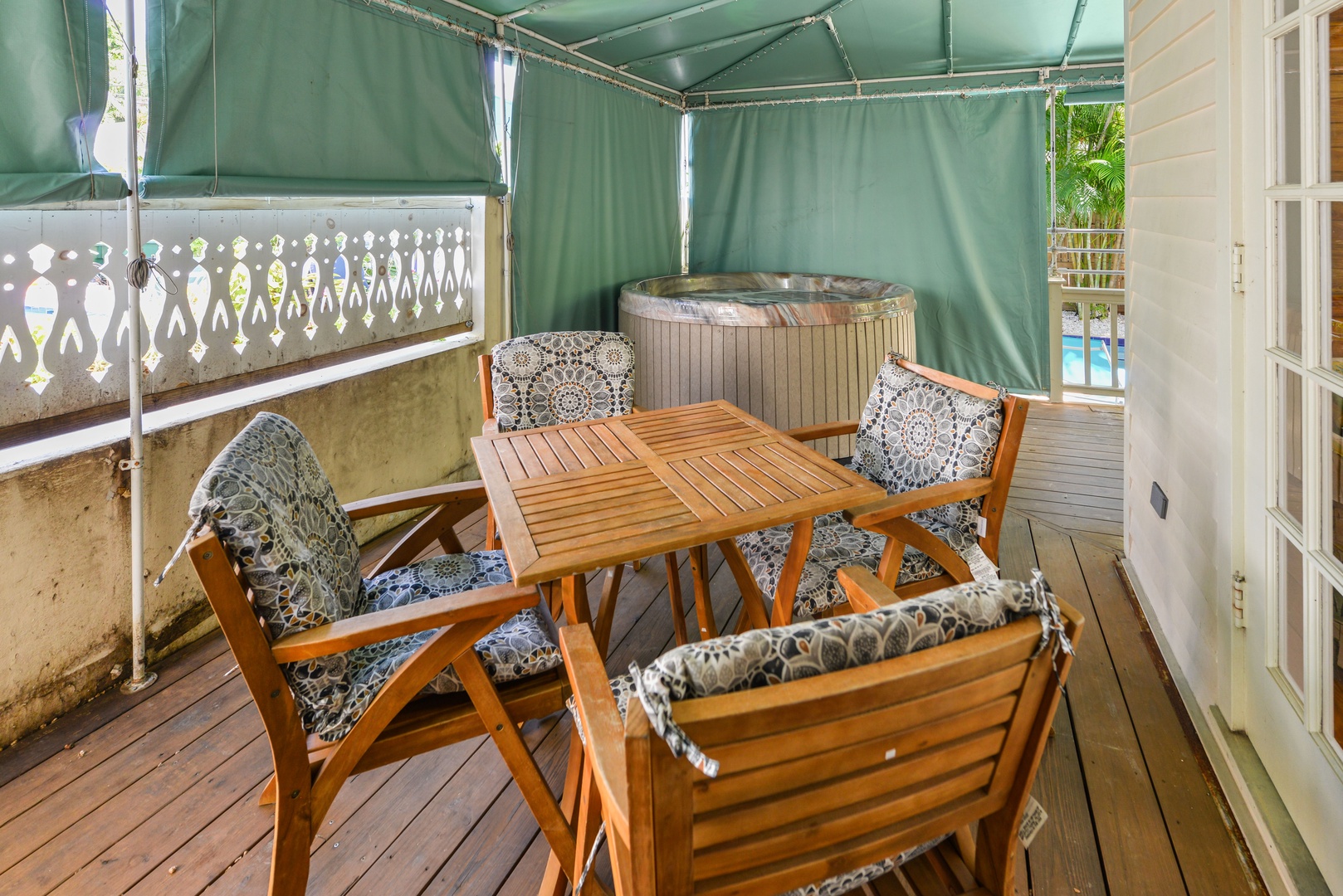 28_Poolside Hide-away