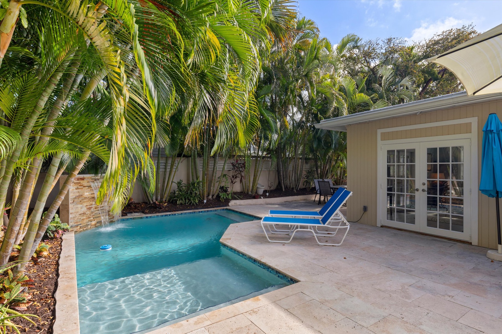 Pool/fountain and lounge chairs