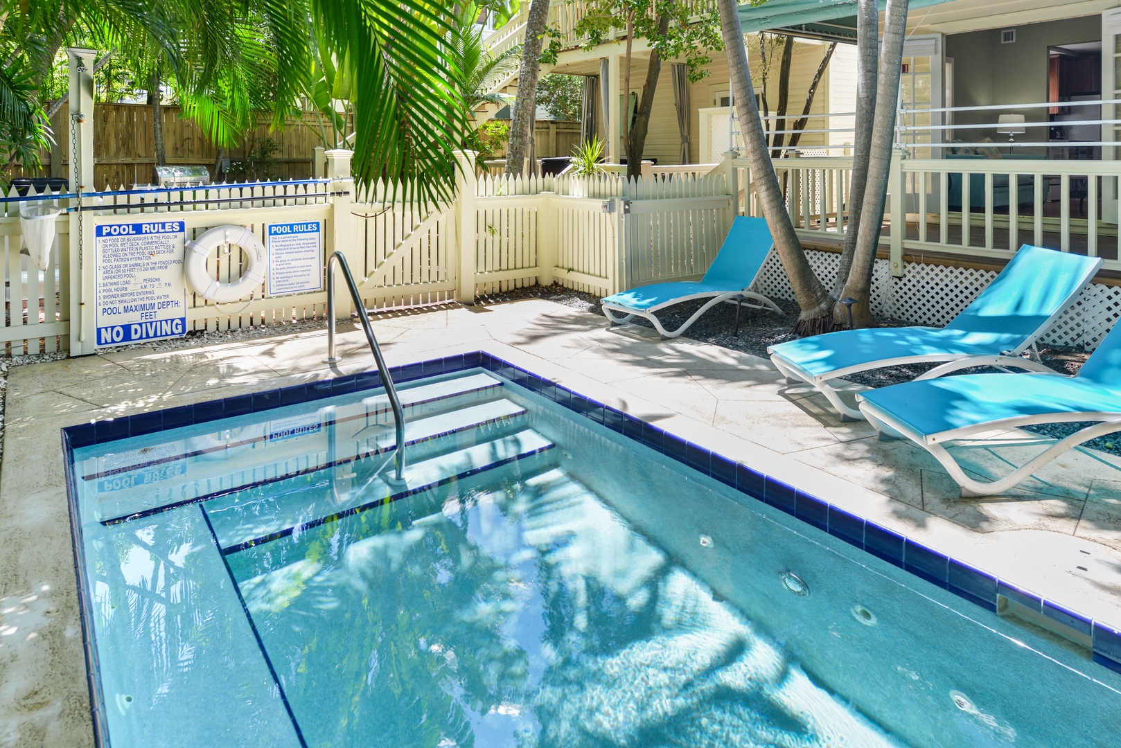 43_Poolside Hide-away