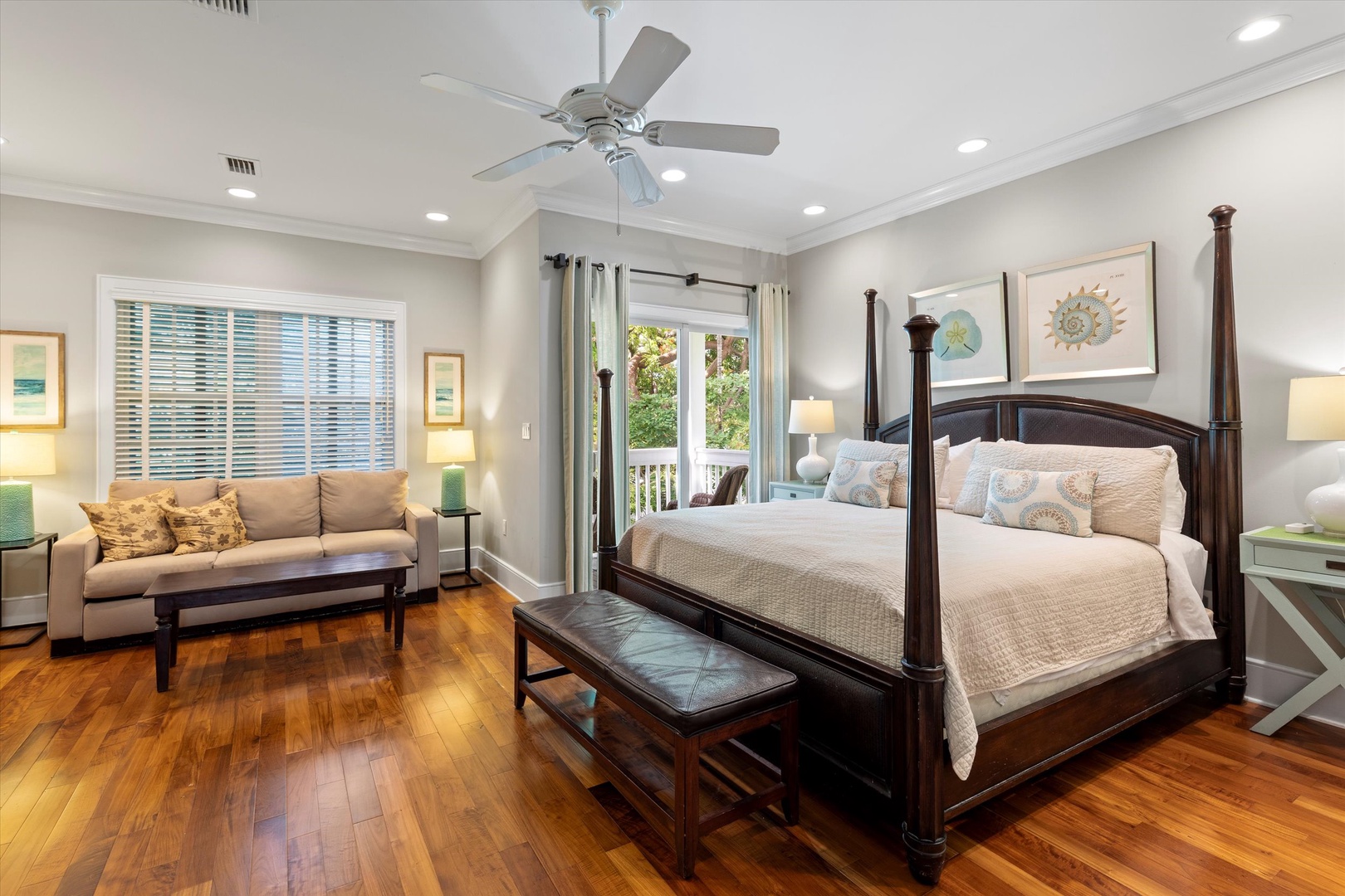 Upstairs main bedroom - King - with Sitting area