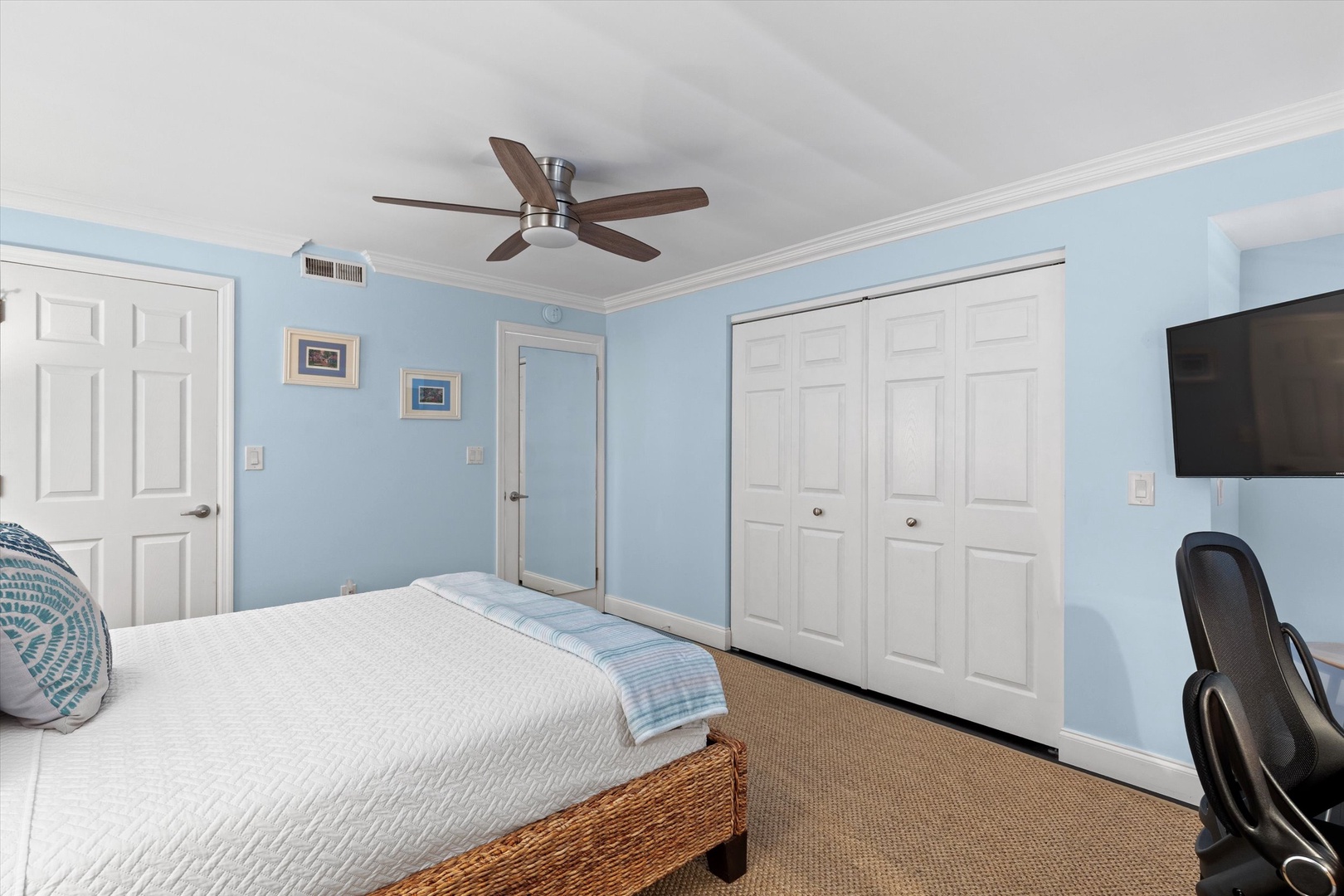 2nd bedroom