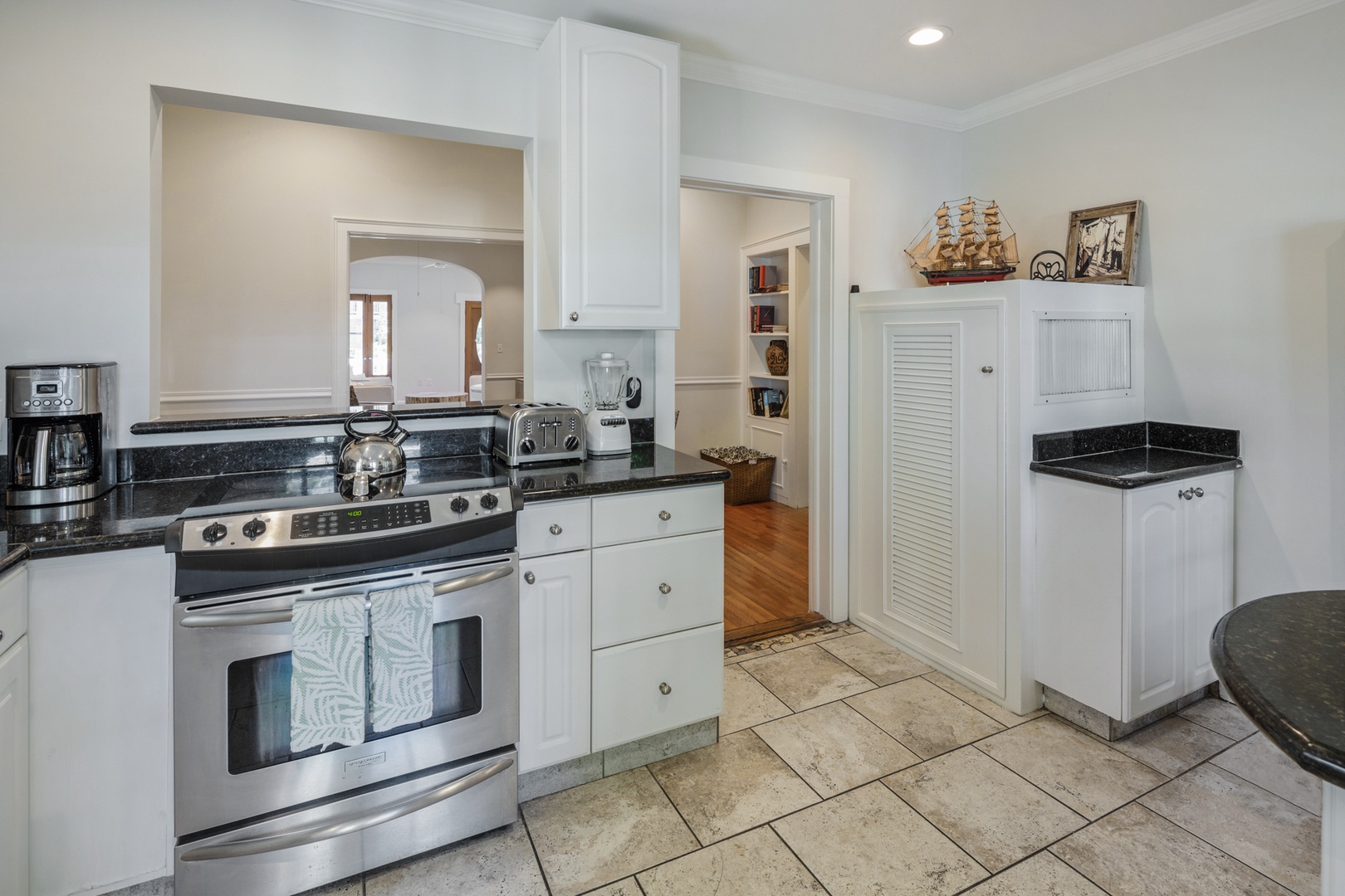 1st Full Kitchen Mansion @ The Watson House