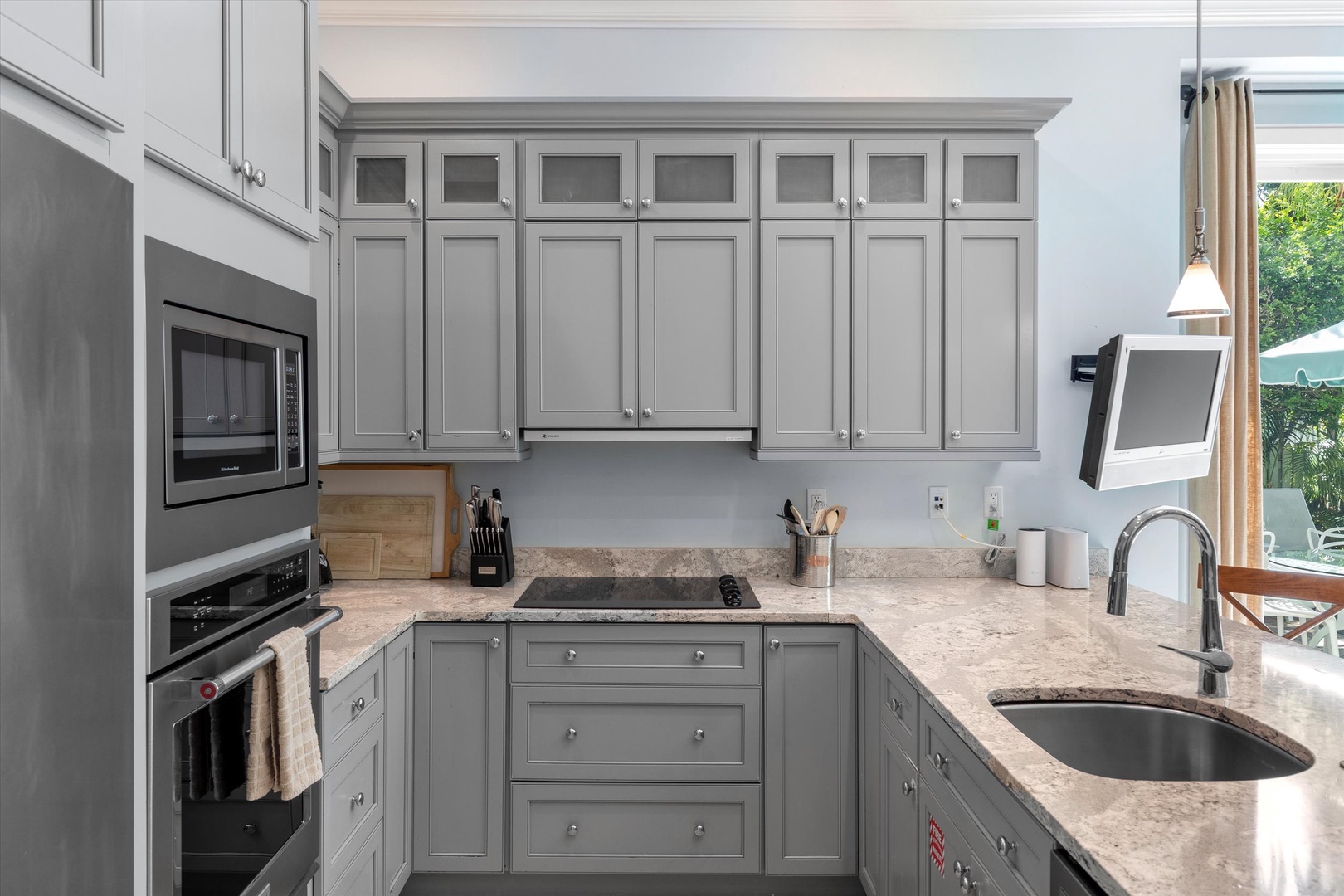Full Kitchen