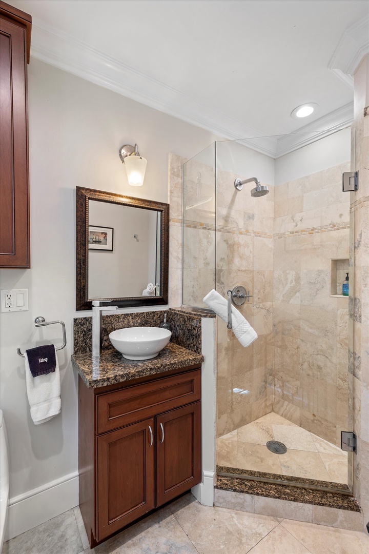 Ensuite bathroom downstairs - shower only