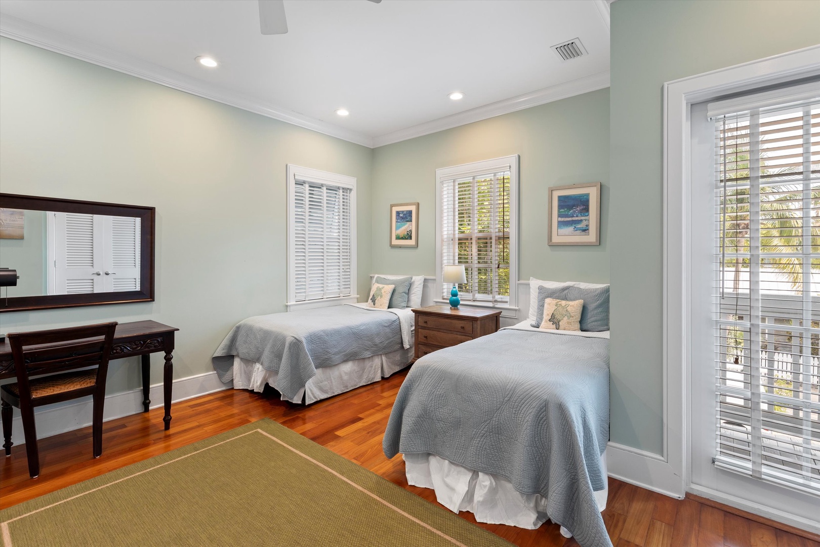 3rd bedroom - 2 Twins - upstairs