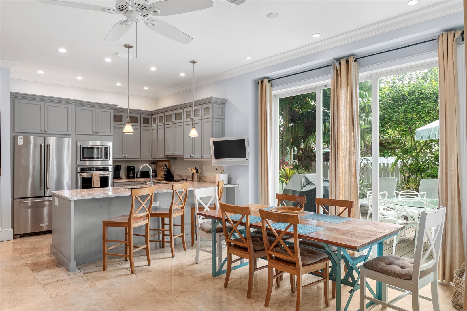 Dining area / Breakfast bar