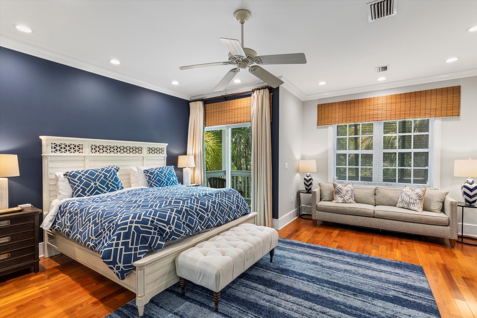 Upstairs main bedroom - King - with Sitting area