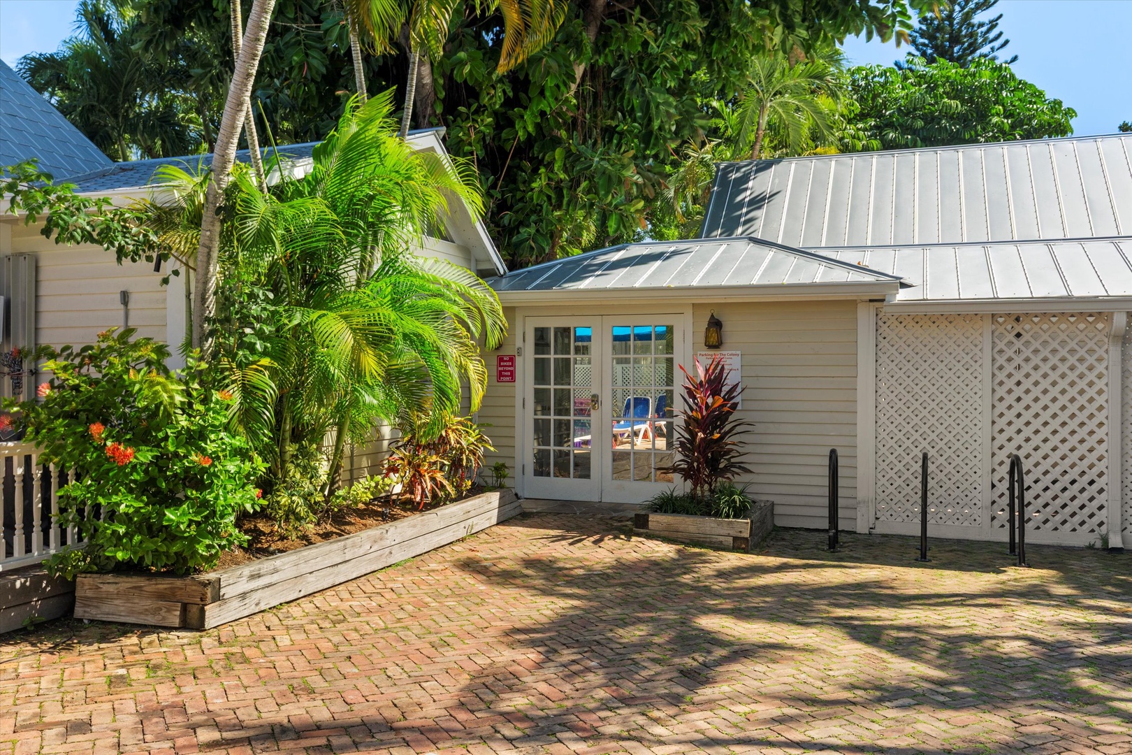 Common Entry to The Colony