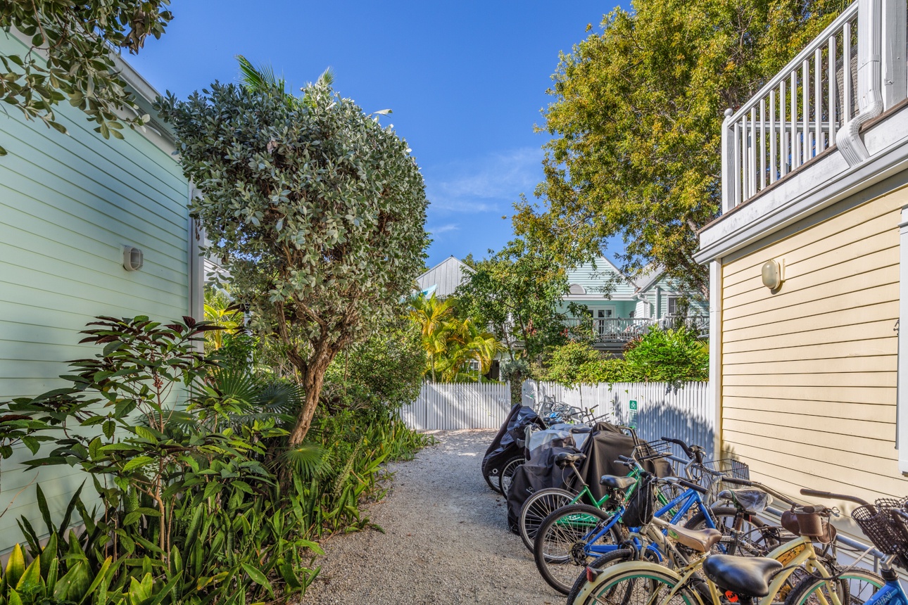 Bike Parking Shipyard Palms @ Truman Annex