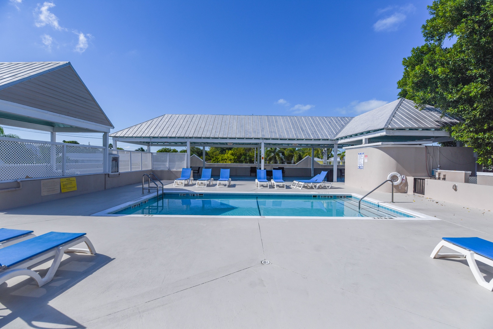 DSQ Pool 4