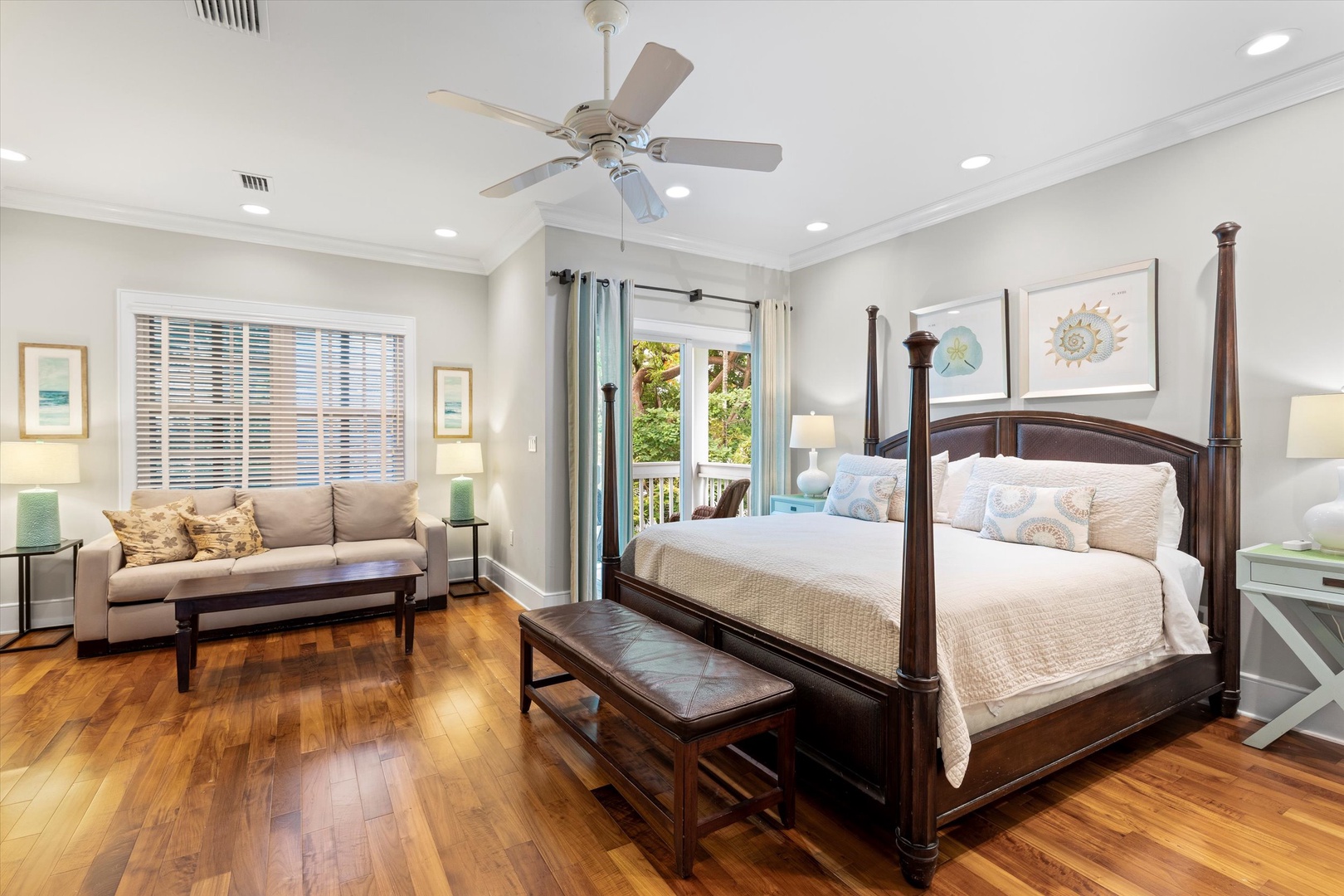Upstairs main bedroom - King - with Sitting area