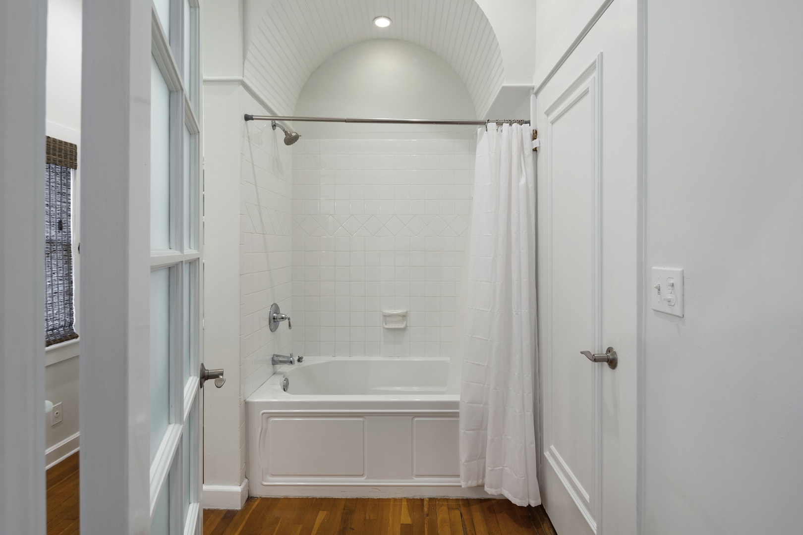 Full Bathroom 1st Floor Mansion @ The Watson House