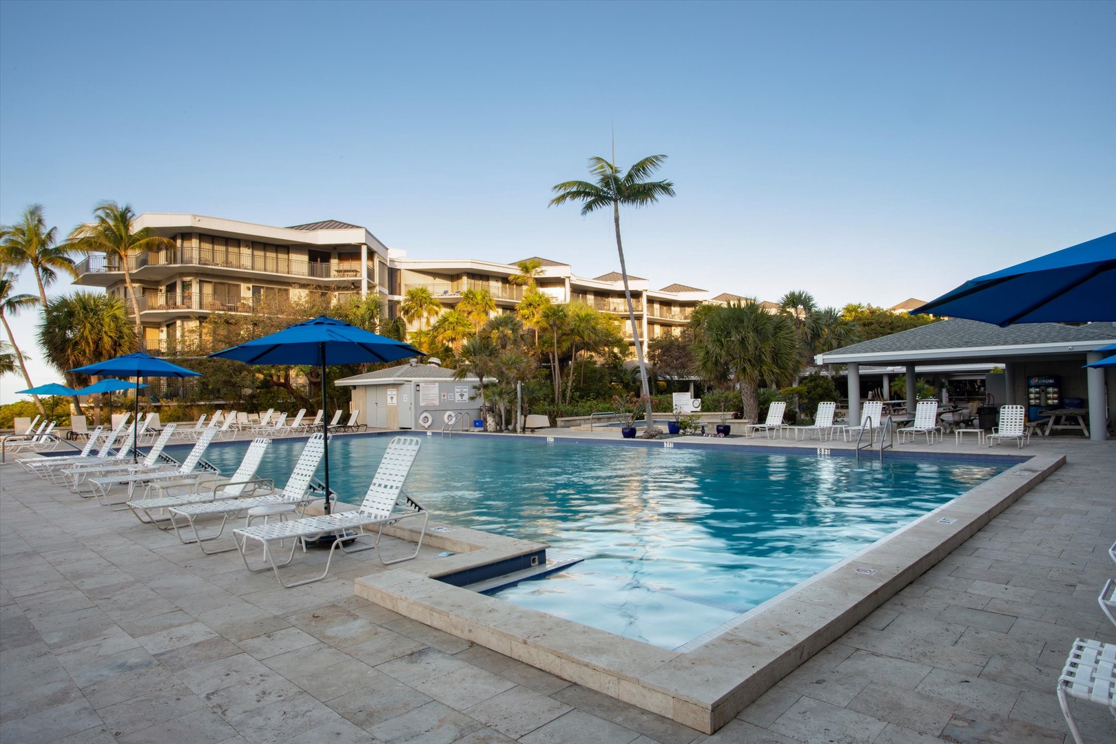 Large, Shared Pool Vista Fresco at 1800 Atlantic