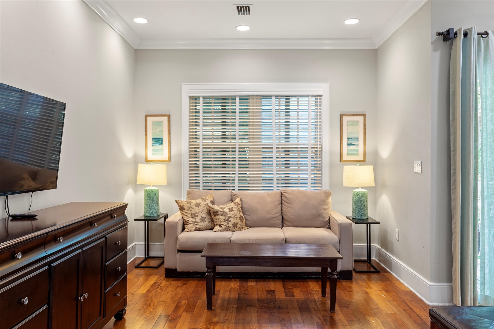 Upstairs main bedroom - King - with Sitting area