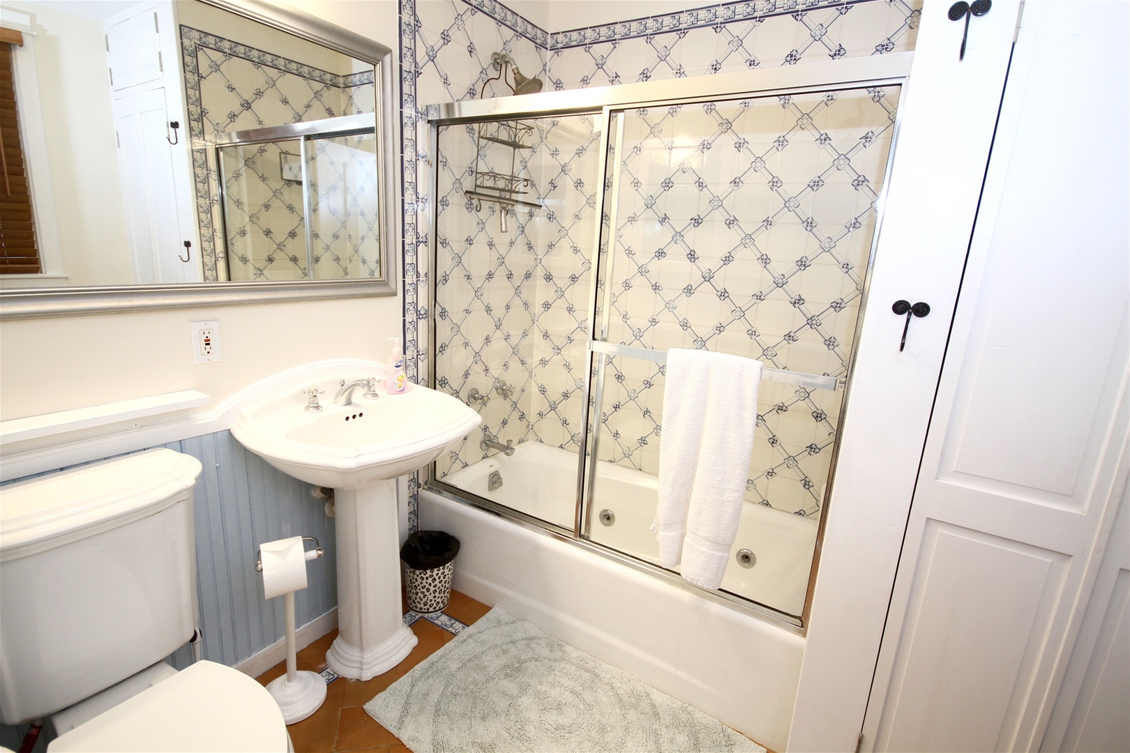 2nd Bathroom ensuite 2nd Bedroom
