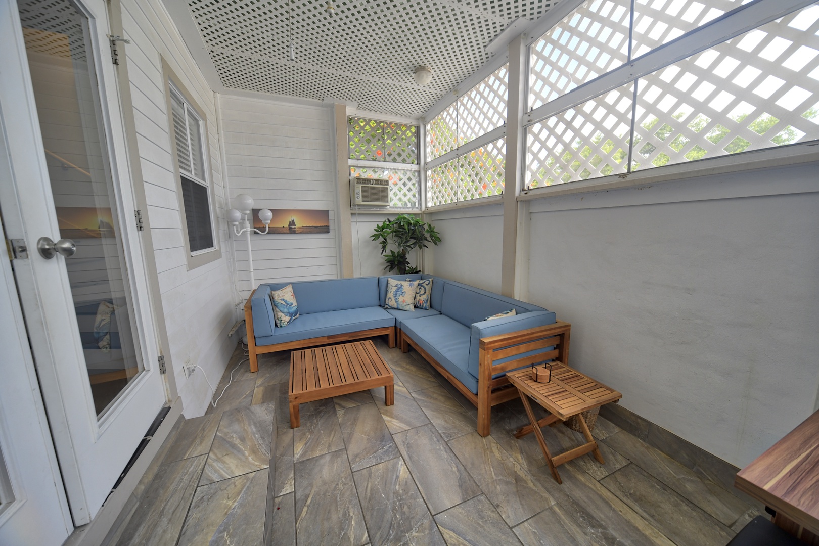 Private Patio Villa Serena @ Duval Square