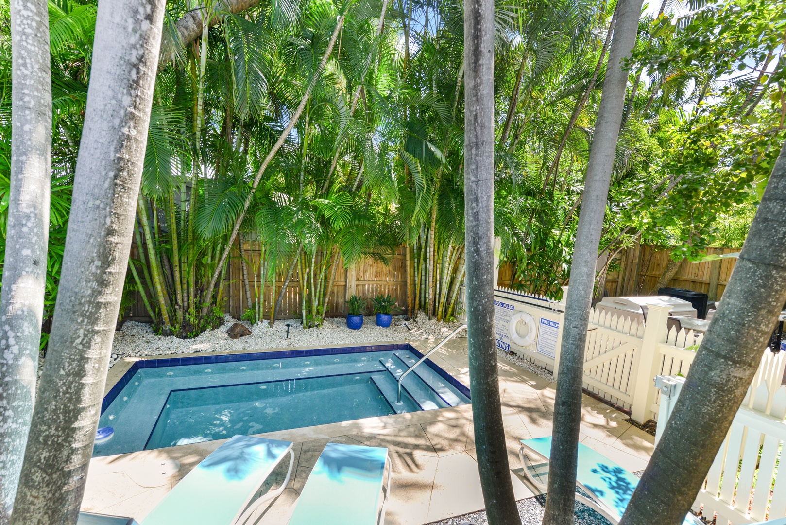 32_Poolside Hide-away (1)