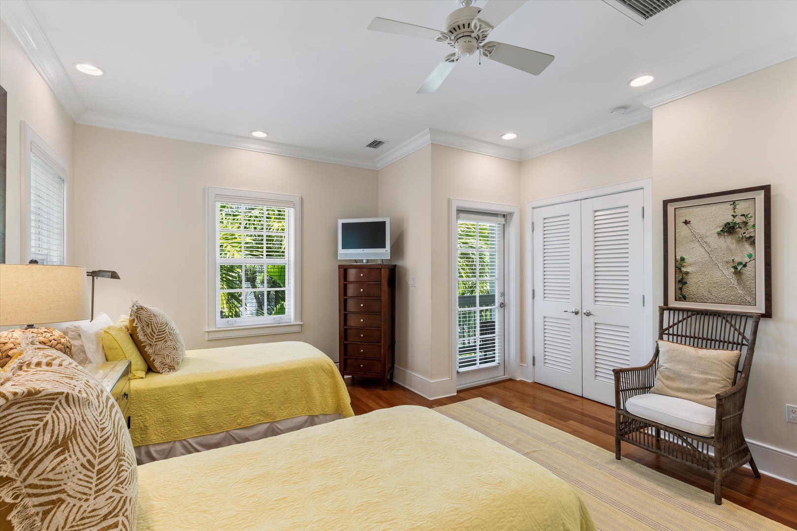 3rd bedroom - 2 Twins - upstairs