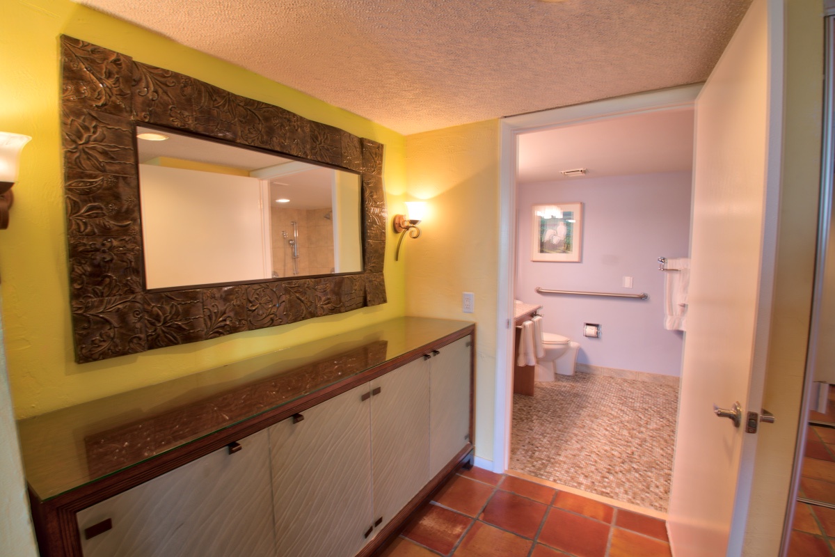 Main Bath Ensuite Vista Fresco at 1800 Atlantic