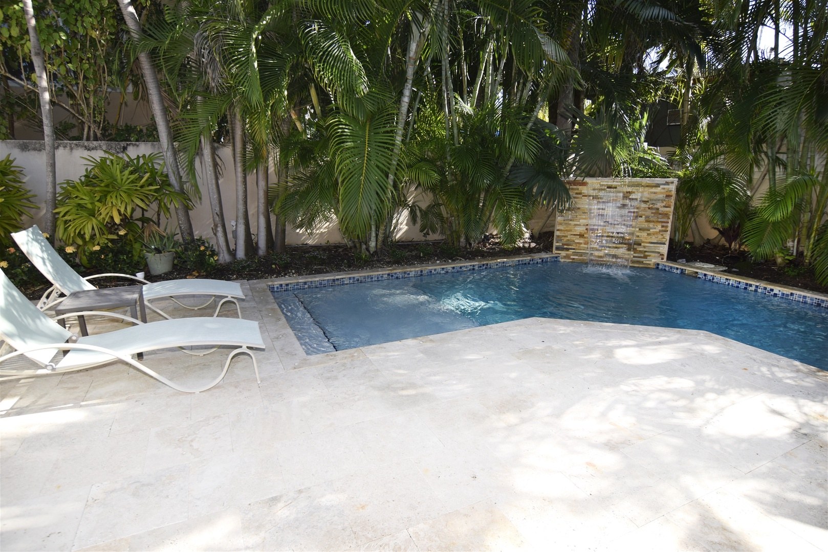 pool-chairs
