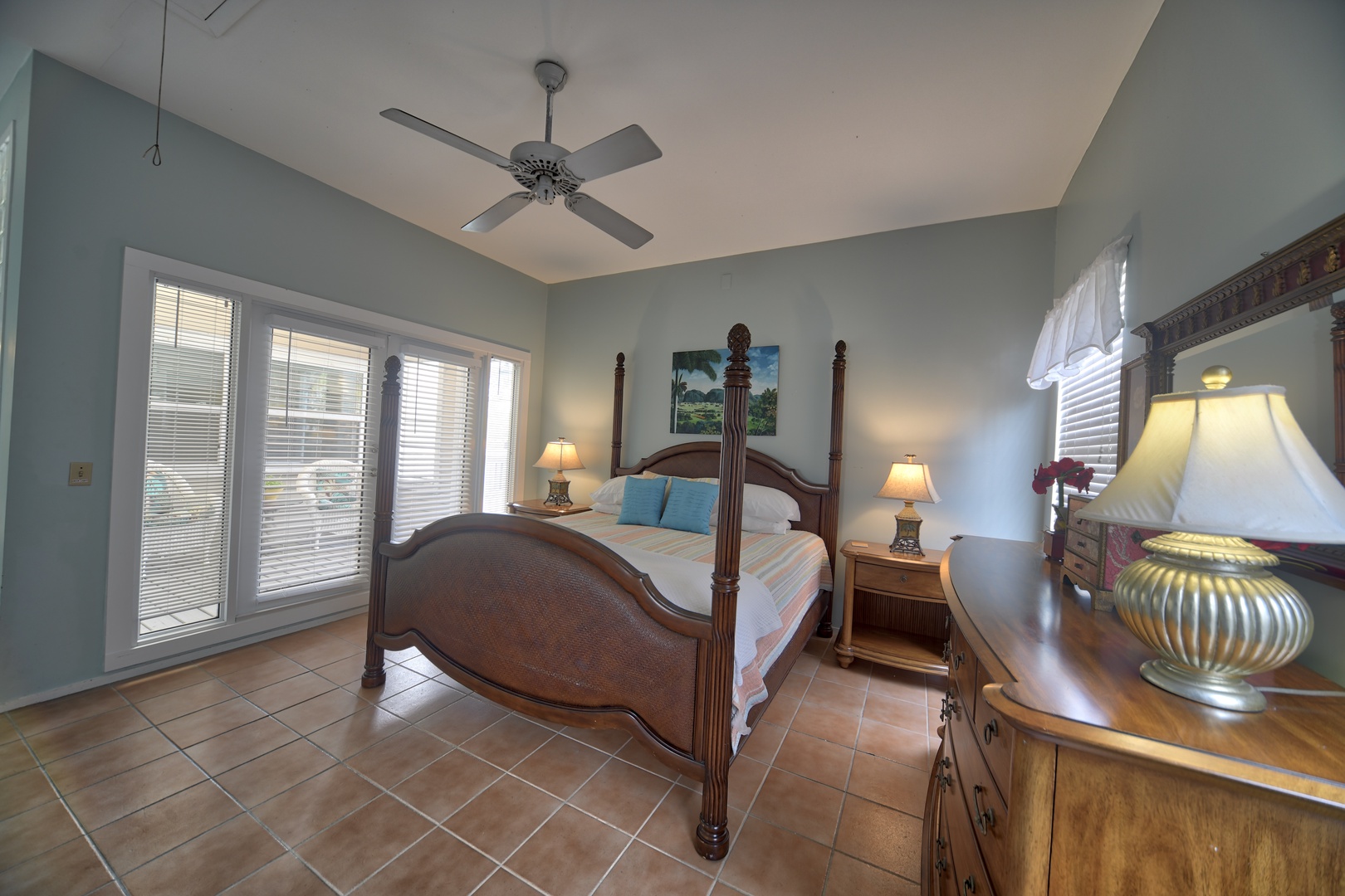 Main Bedroom Courtyard Condo @ Duval Square Key West