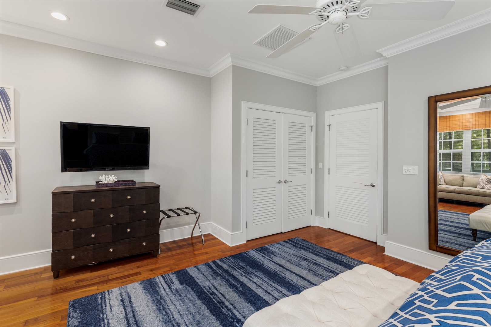 Upstairs main bedroom - King - with Sitting area