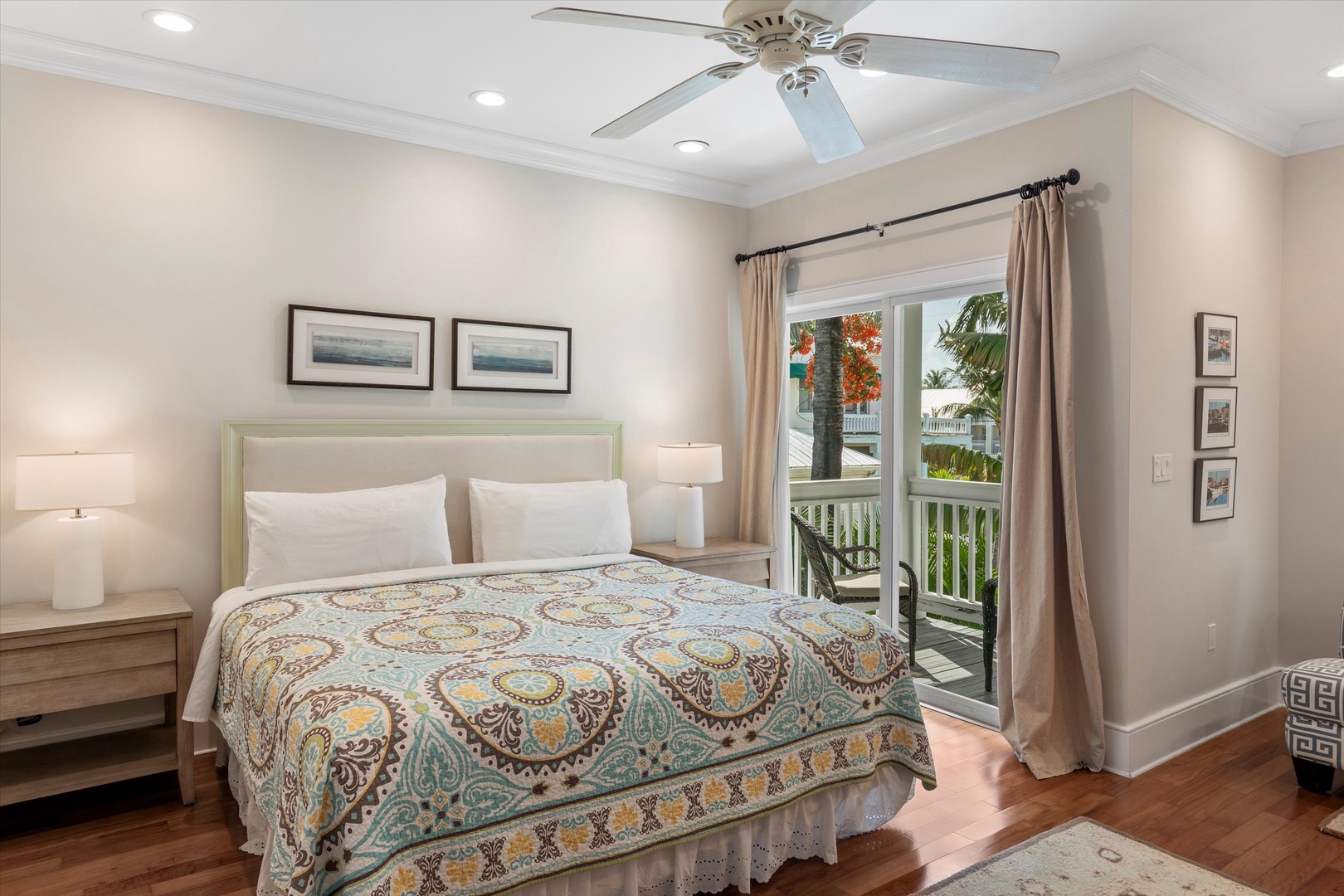 Main bedroom - King - Upstairs