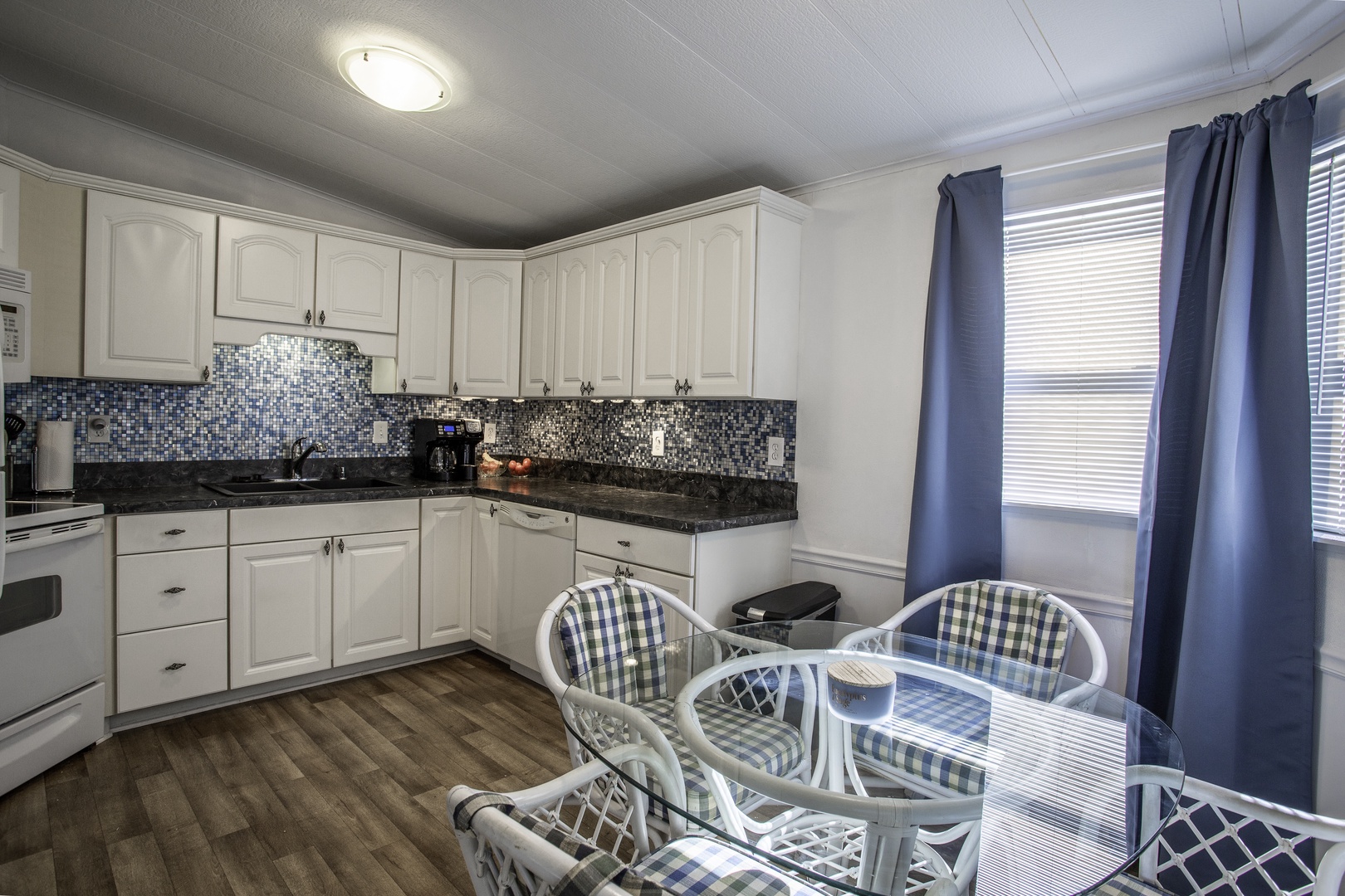 605 Z1 ORANGE BLOSSOM GARDENS