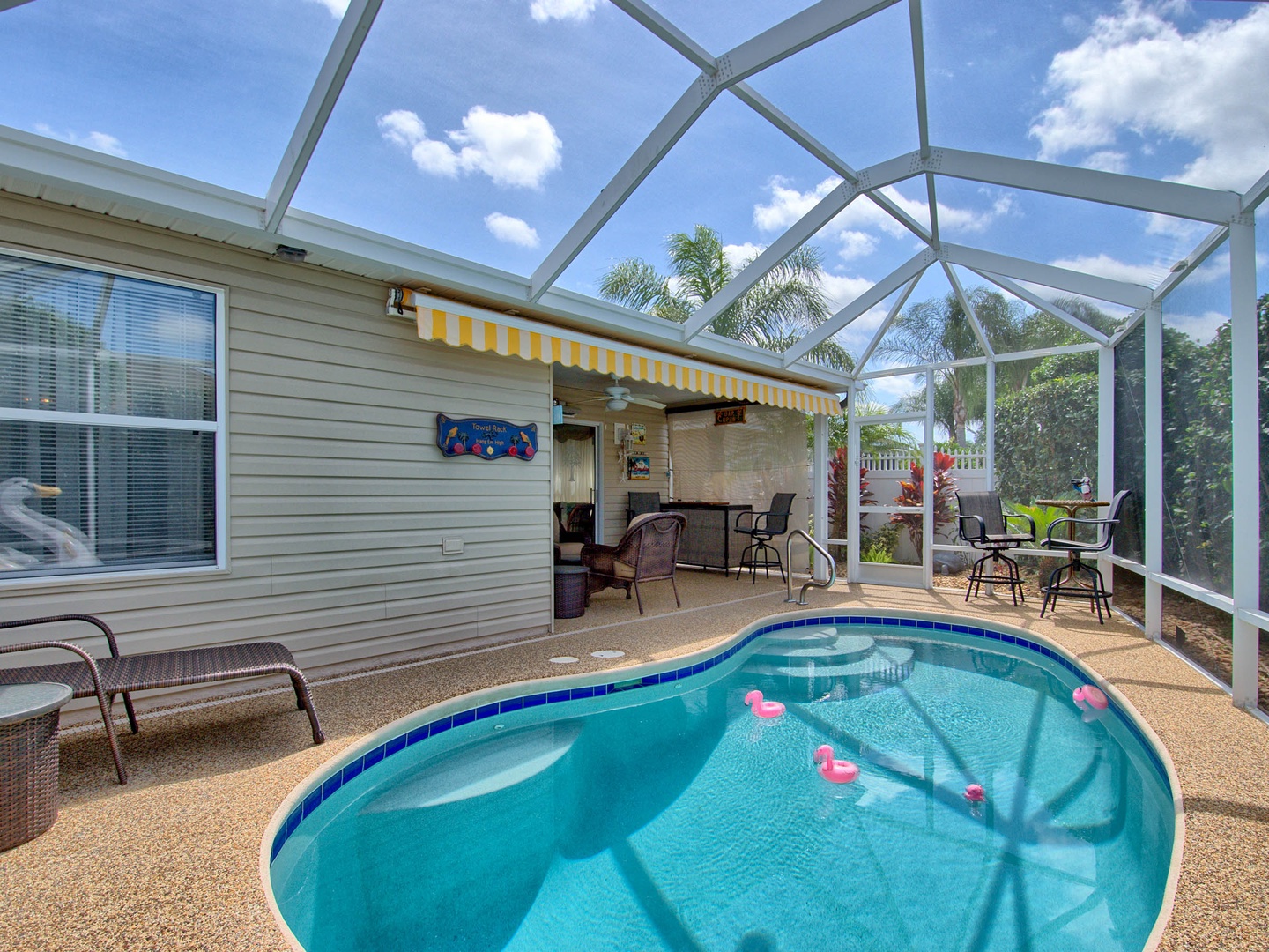 614 Z3b VILLAGE OF MALLORY SQUARE