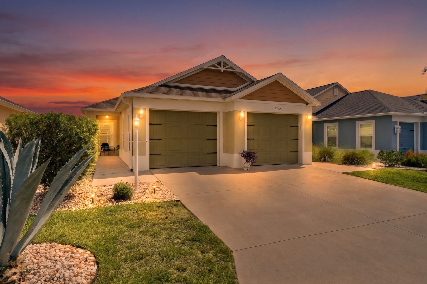 1385 Z5 Village of Hawkins