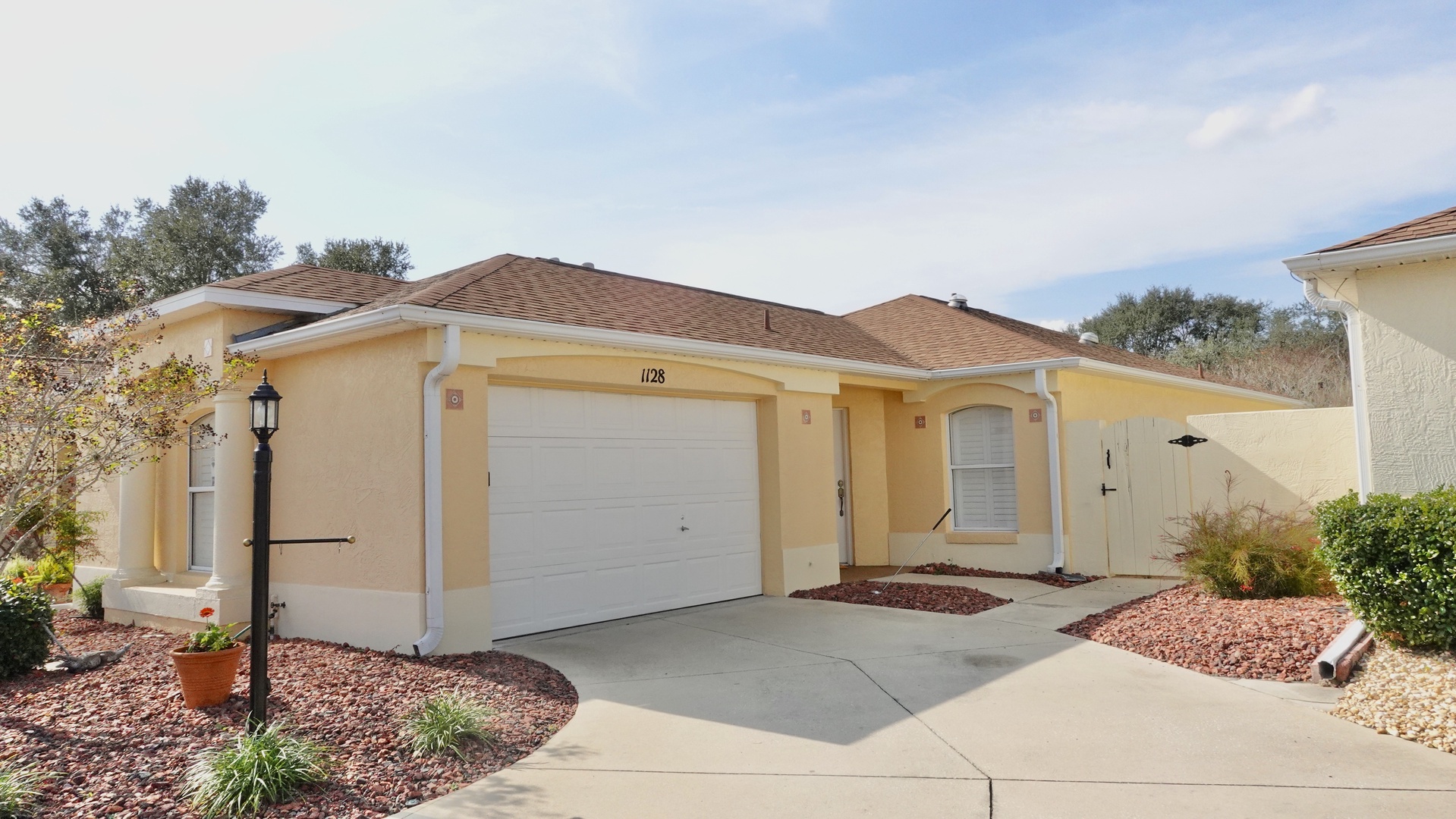 1128 Z2B Village of Santiago