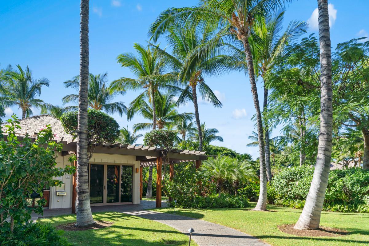 The Shops at Mauna Lani