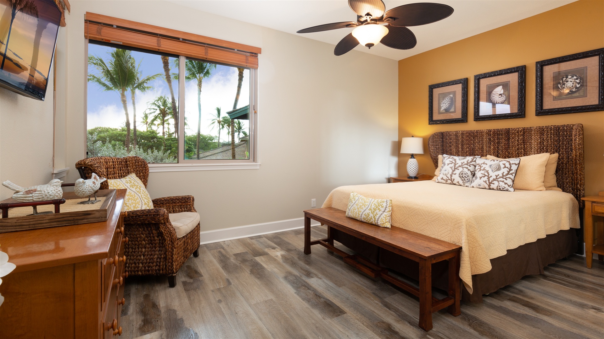 Guest Bedroom (upstairs)