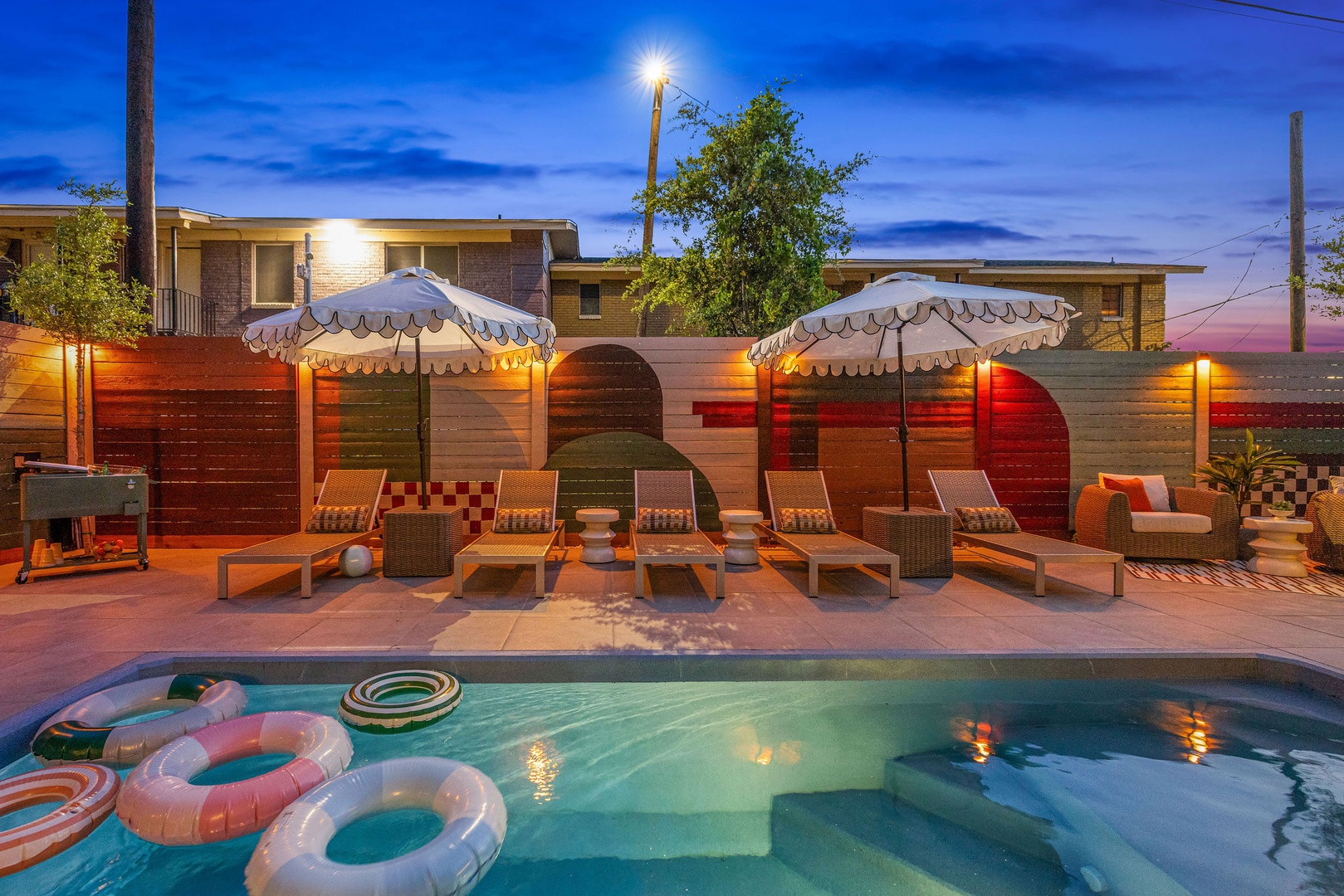 Group VIP 9BR | Sleeps 33 | Pool Spa Grill FirePit