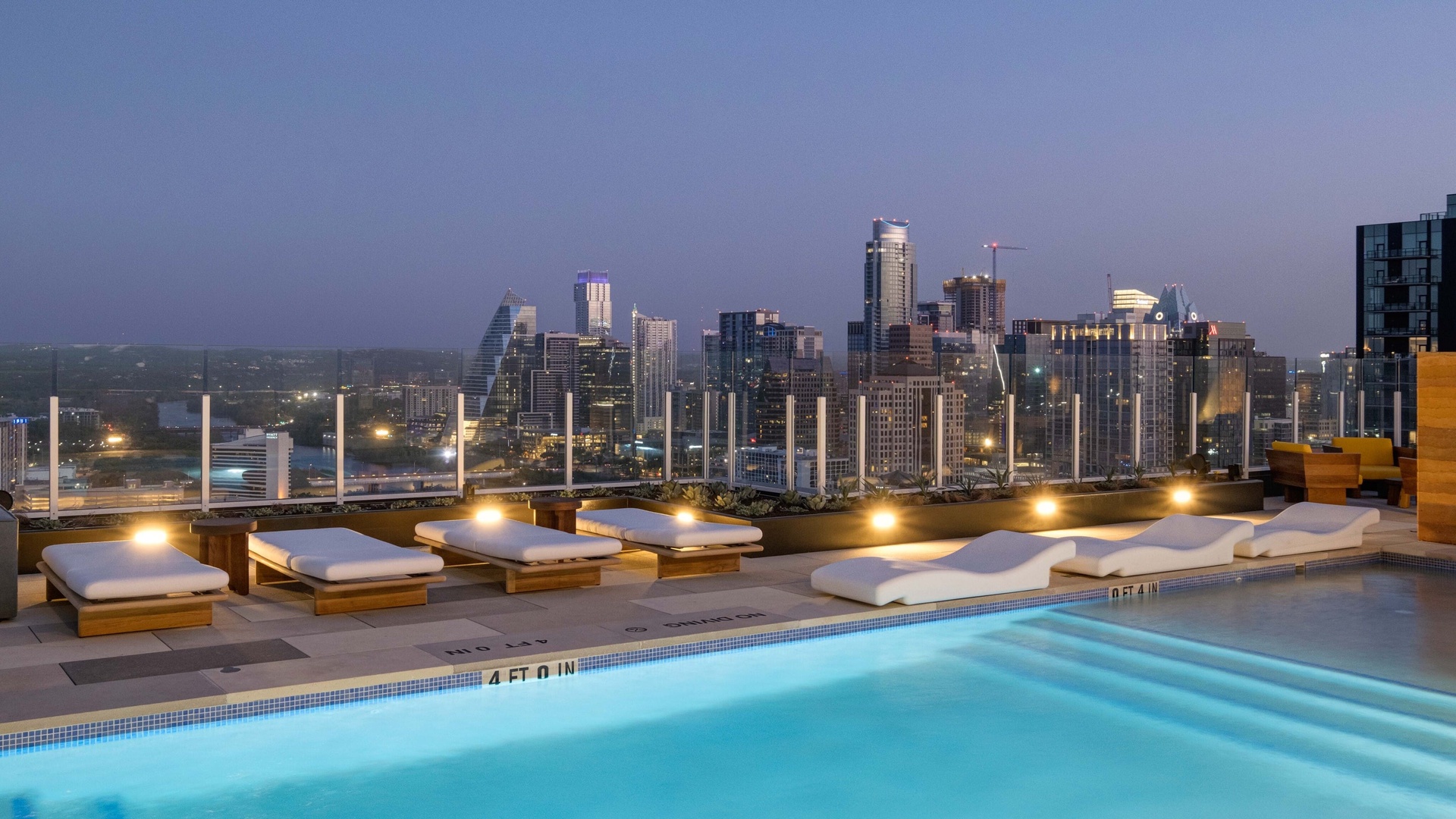 Natiivo | Luxury Condo on Rainey Street | Best Pool in Austin