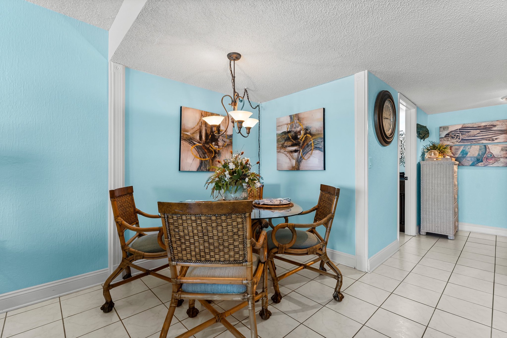 22-web-or-mls-6213 Thomas Dr 403-9